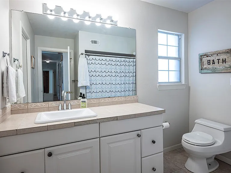 6814 Pemberton Dr — Photo 19