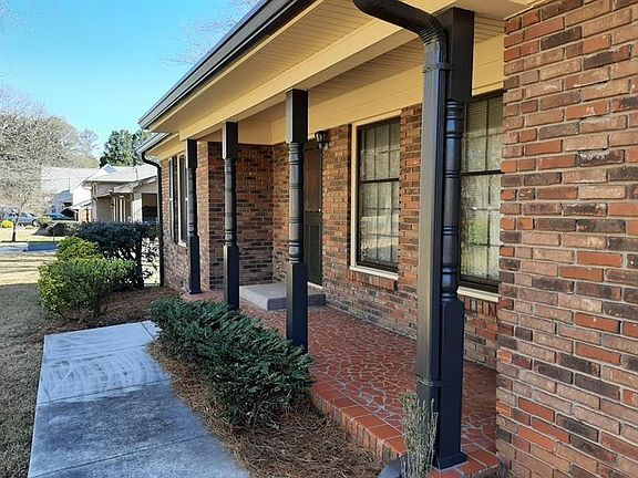 5th image of 2720 Octavia Ln