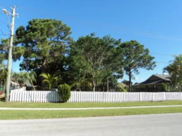 2432 SE Melaleuca Blvd, Port Saint Lucie, FL 34952