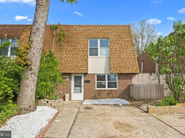 9940 President St, Philadelphia, PA 19115