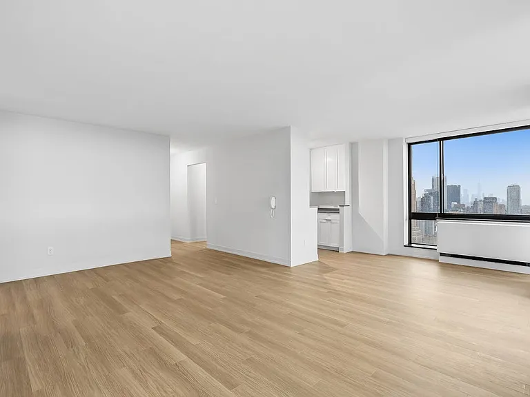 Columbus Pl #S49B — Photo 3