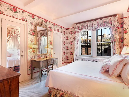 Sold by Sotheby's International Realty | media 29