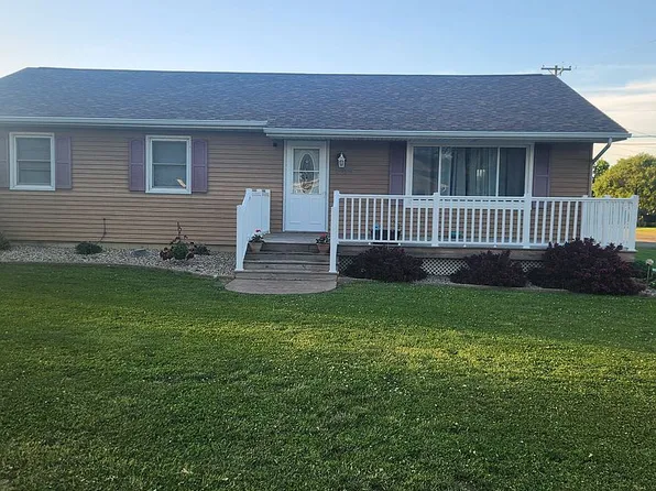 205 W Depot St, Knoxville, IL 61448