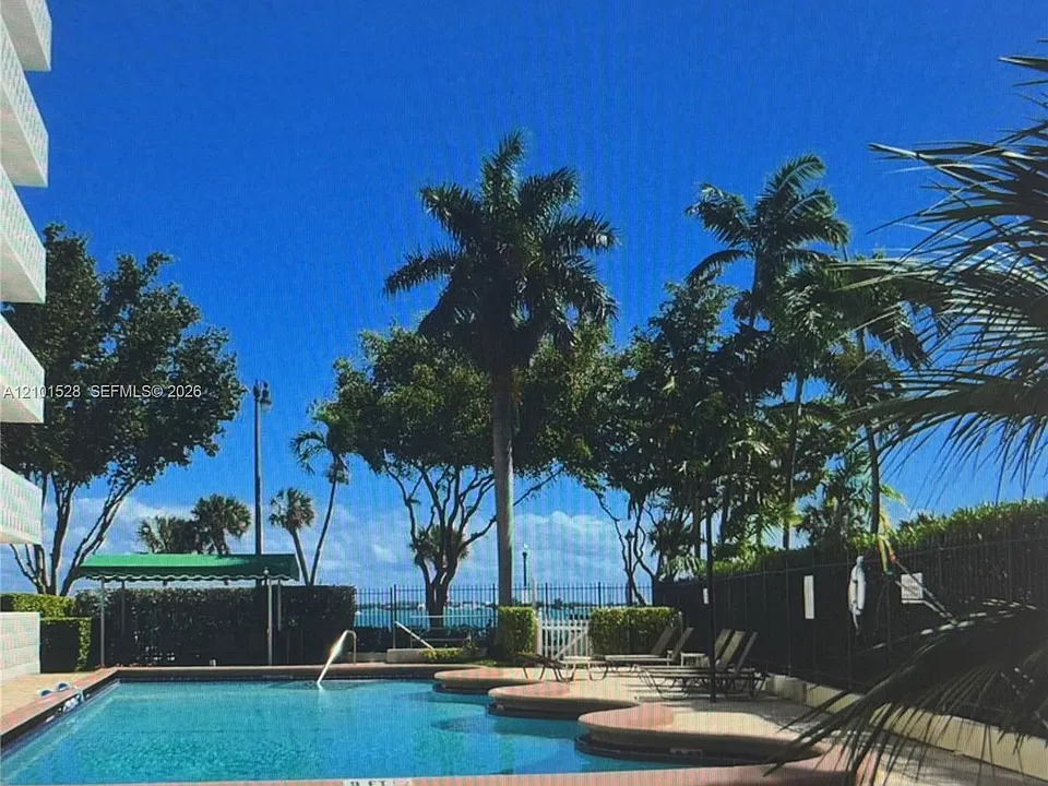1430 Brickell Bay Dr #1003