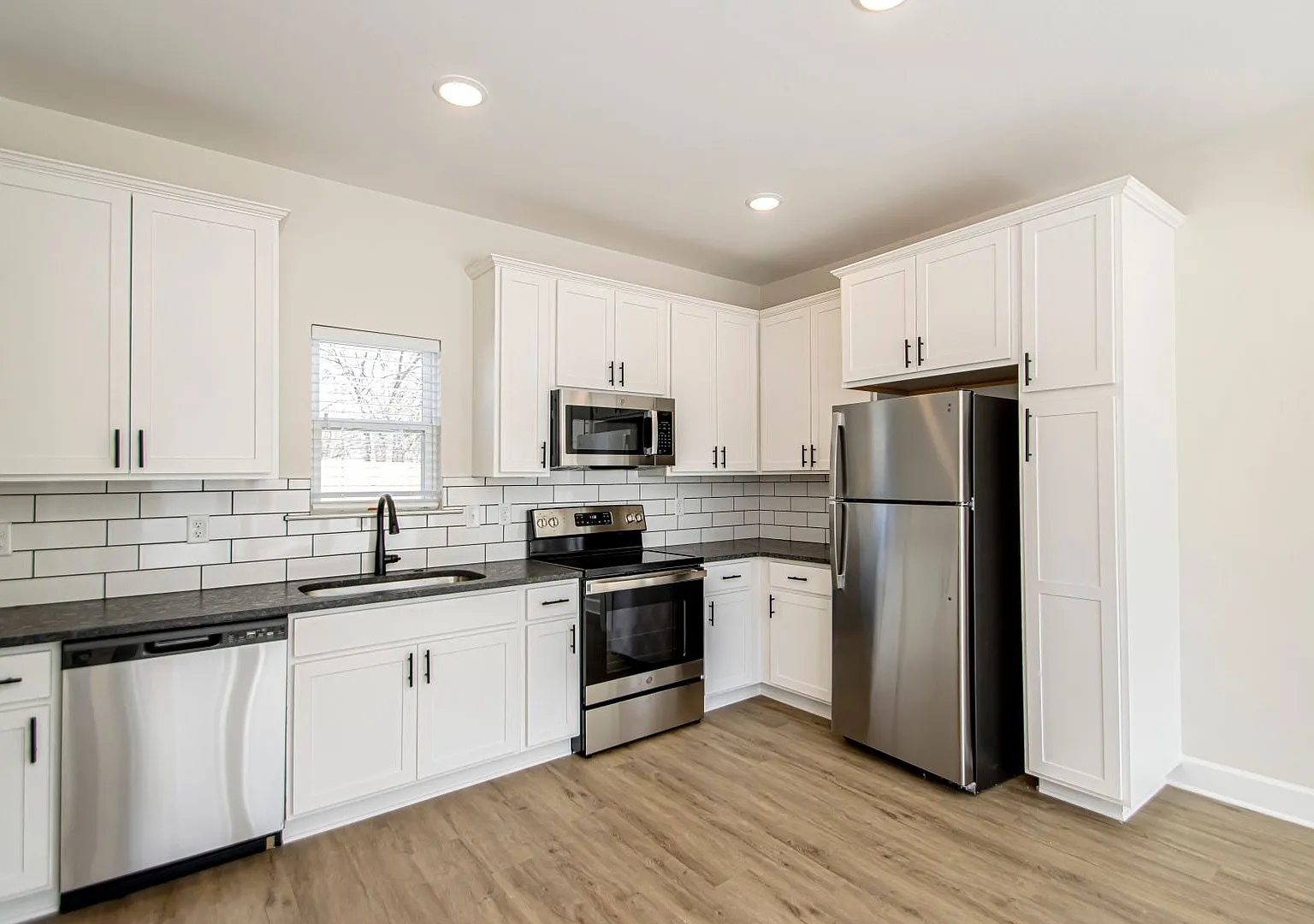 1 Bed Bath Townhome in Rockwater Village - Downtown North Little Rock — Photo 4