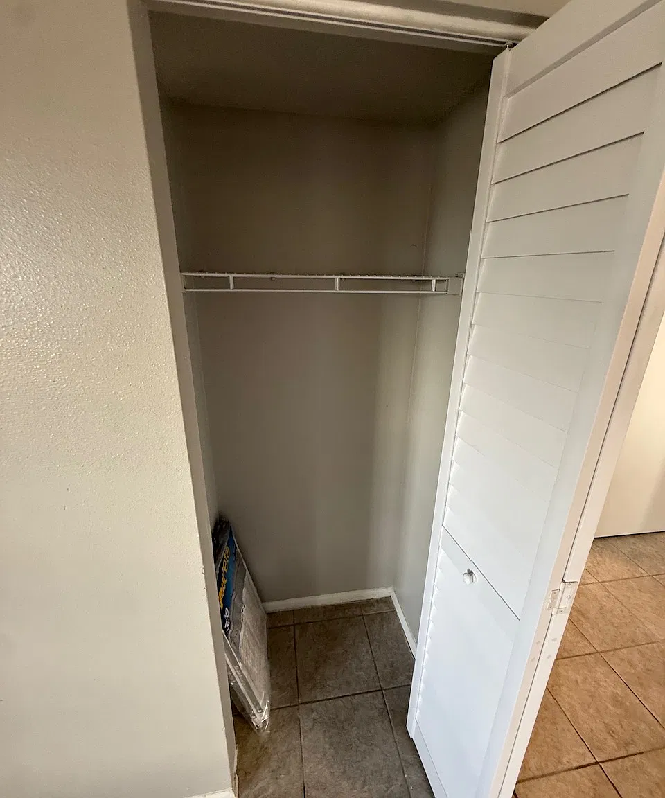 3 bed, 1216 sqft, $2,100 — Photo 2