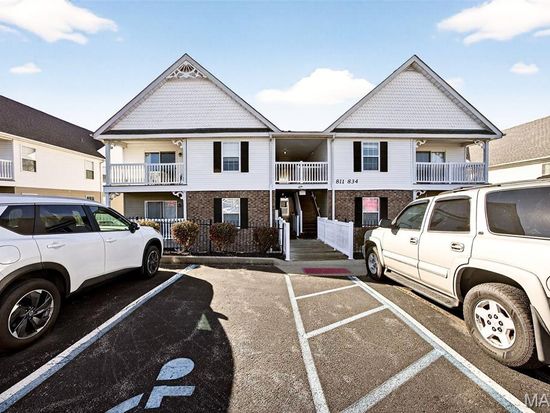 823 Saravalle Dr, Saint Peters, MO 63376