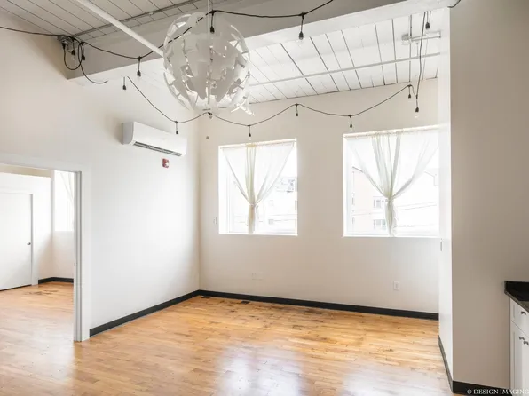 345 Taunton Ave #202, East Providence, RI 02914