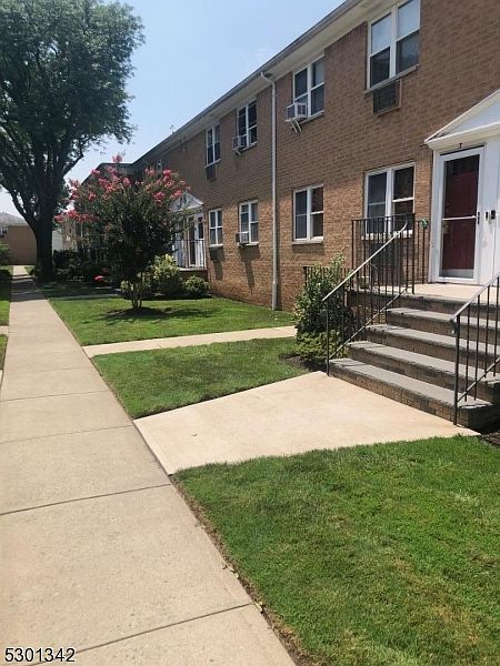 1st image of 725 Joralemon Street #3