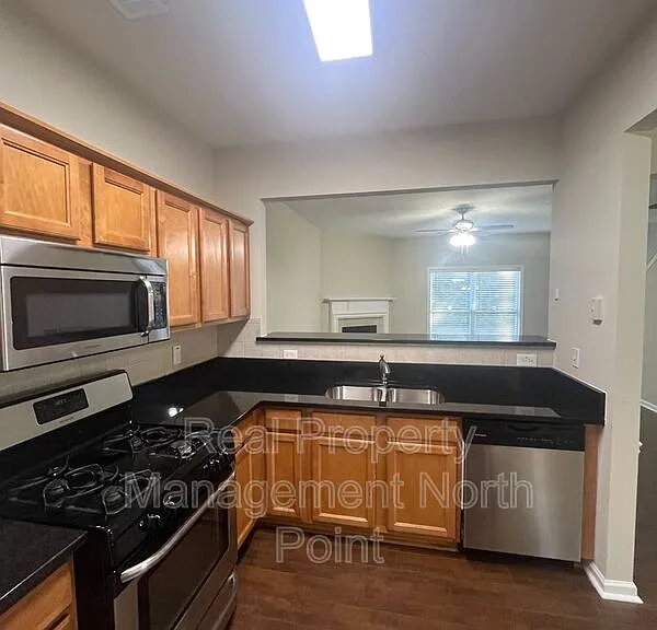 2031 Lakeshore Overlook Dr NW — Photo 5