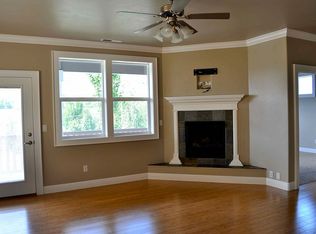 4658 Hillcrest Rd, Medford, OR 97504