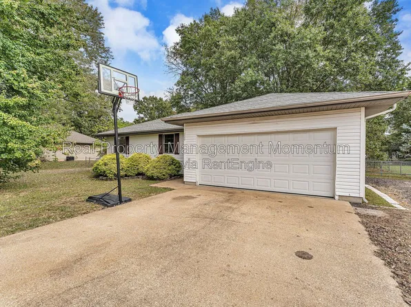 320 N Old Orchard Dr, Strafford, MO 65757