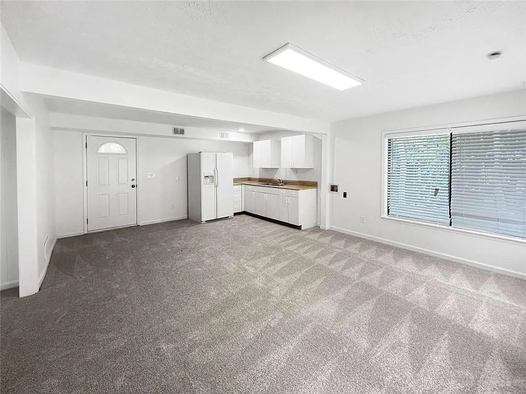 Building Photo - 6800 Brookwood Ct