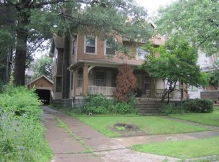 1831 Roxbury Rd, East Cleveland, OH 44112