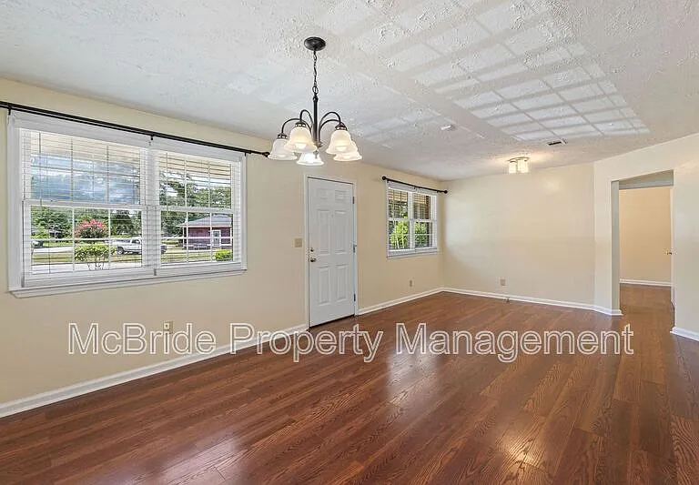 1739 Cornell Dr — Photo 5