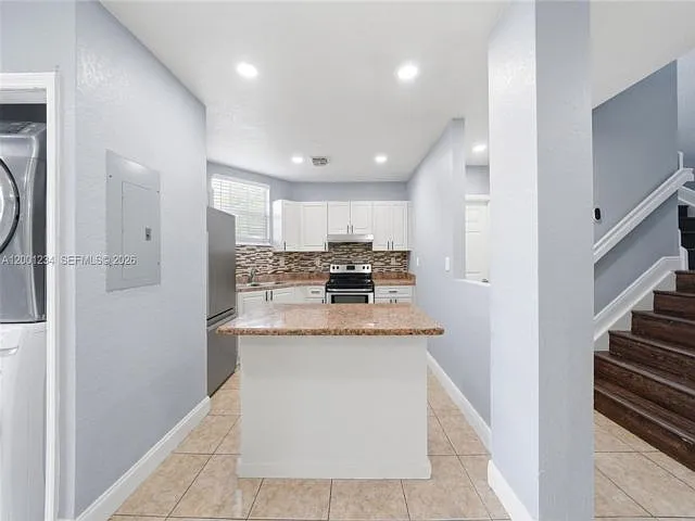 902 SW 8th Pl — Photo 16