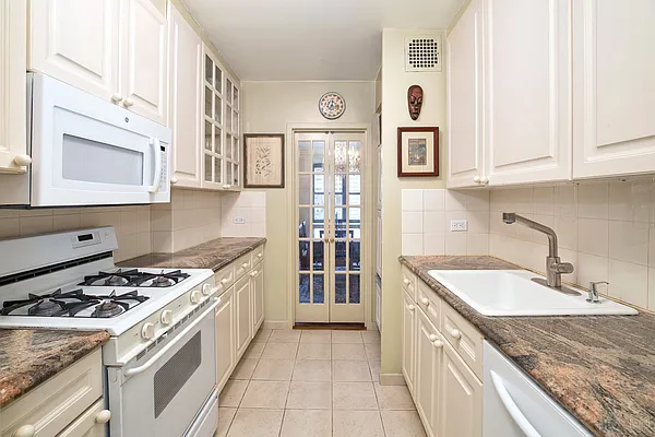 Sold by Halstead Real Estate | media 3