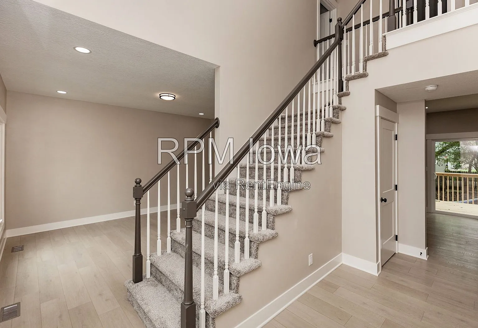 4 bed, 3.0 bath, 2190 sqft, $2,500 — Photo 4