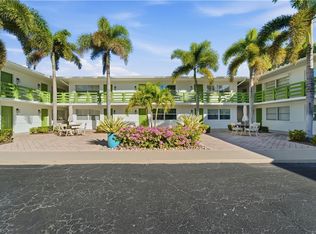 975 9th Ave S APT 2, Naples, FL 34102