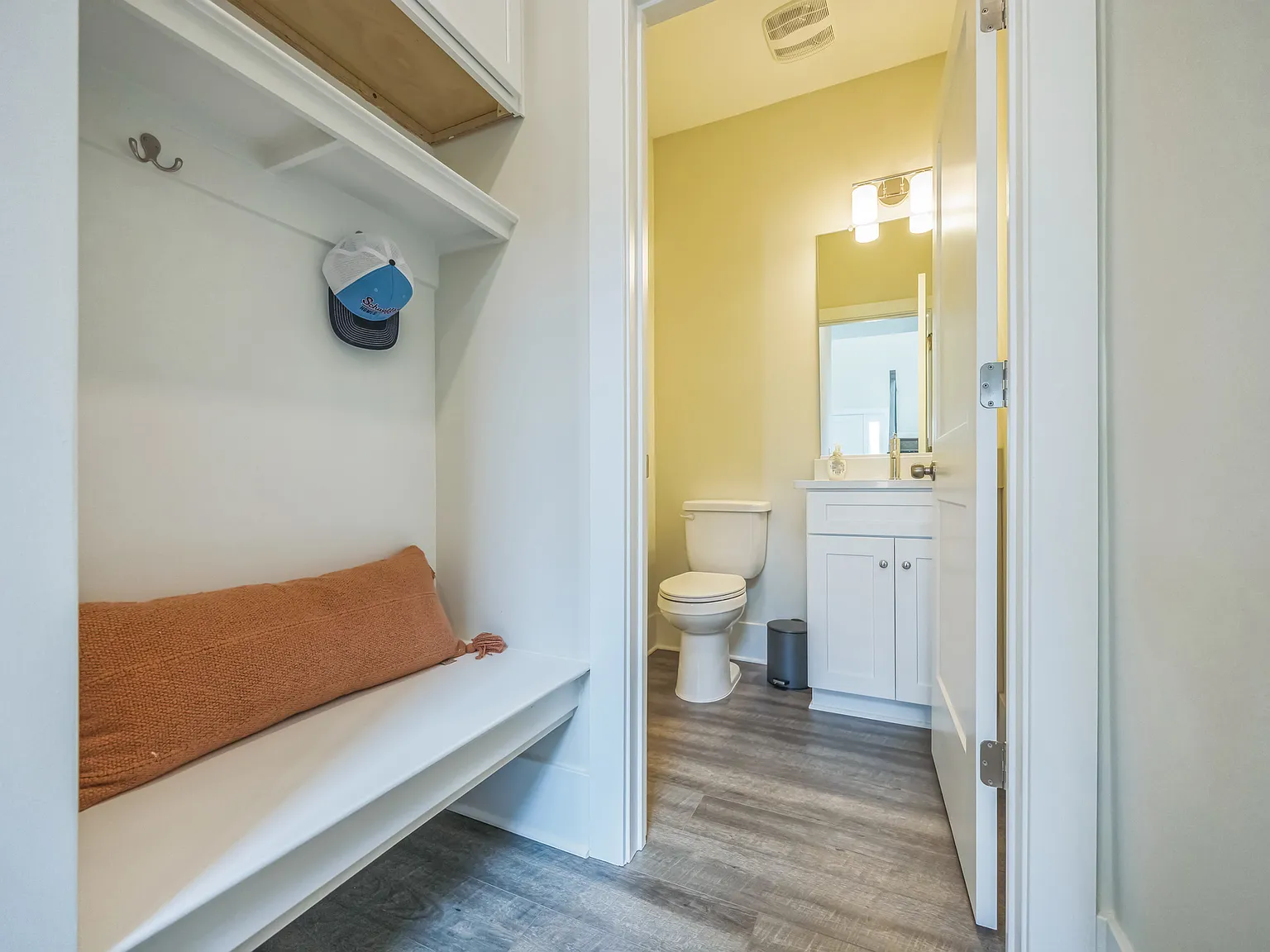 3 bed, 2.5 bath, 2015 sqft, $3,600 — Photo 3