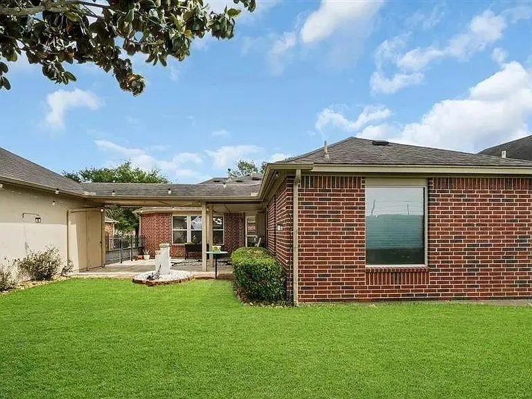 2507 Rustic Trail Ln — Photo 18