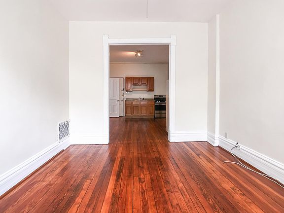 4th image of 1623 N Winchester Ave APT 3F