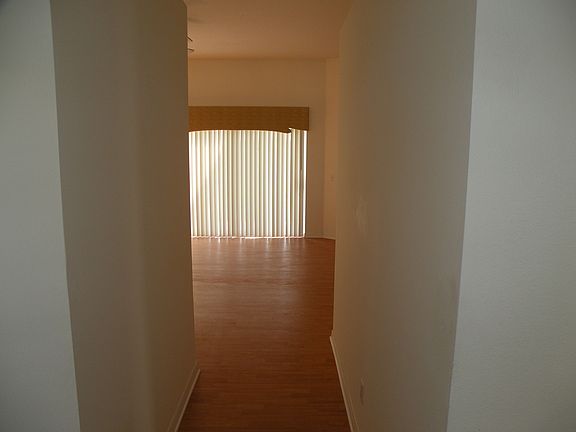 5th image of 1096 Vanderbilt Dr
