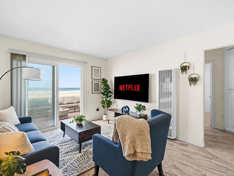 3255 Ocean Front Walk — Photo 9
