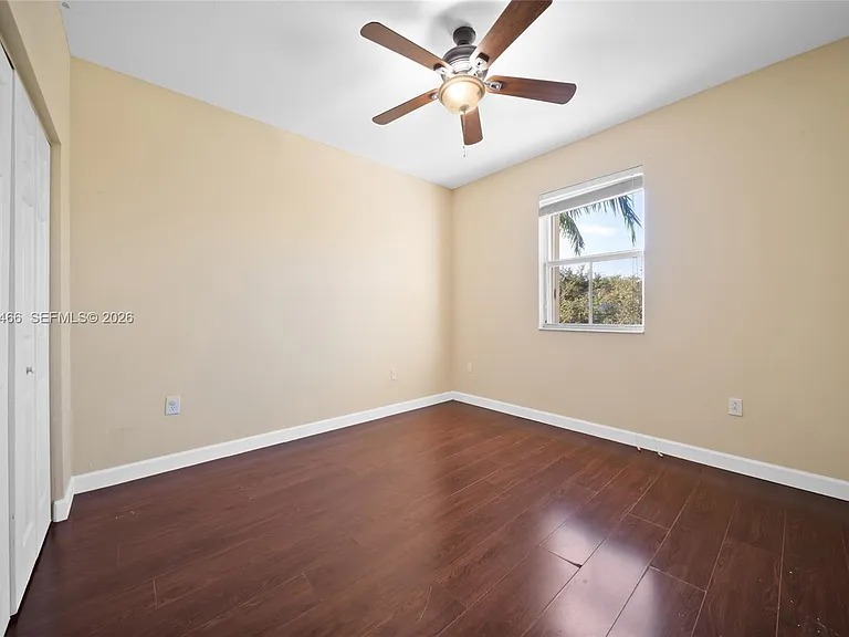 3641 NE 4th St — Photo 3
