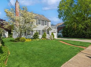 493 Hempstead Ave, Malverne, NY 11565