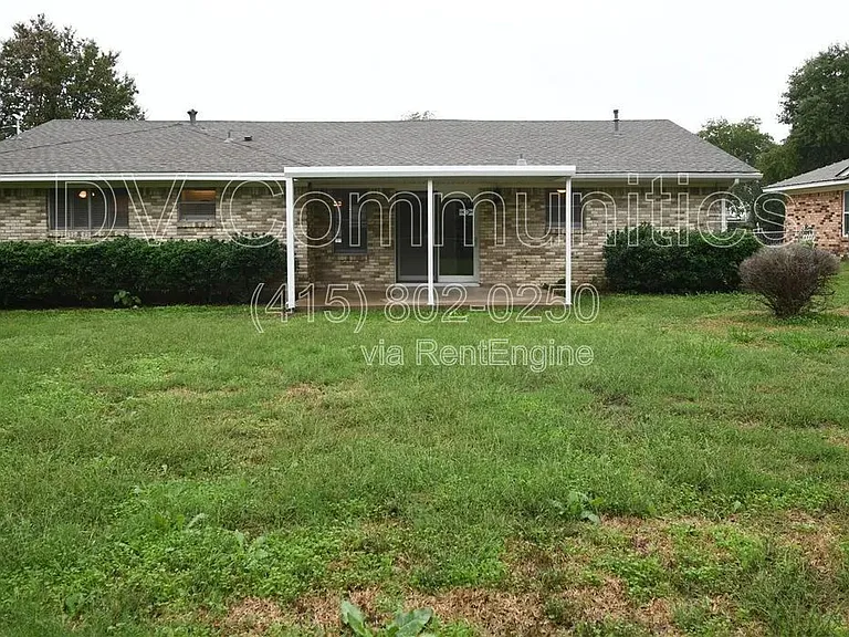 1607 Anthony St — Photo 3