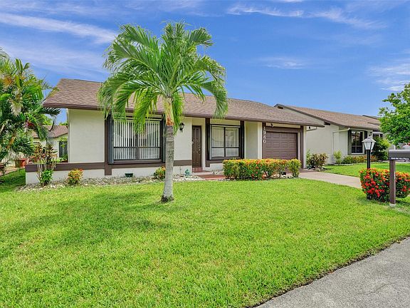 2nd image of 1940 SW 15th Place