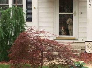 807 Maycroft Rd, Lansing, MI 48917