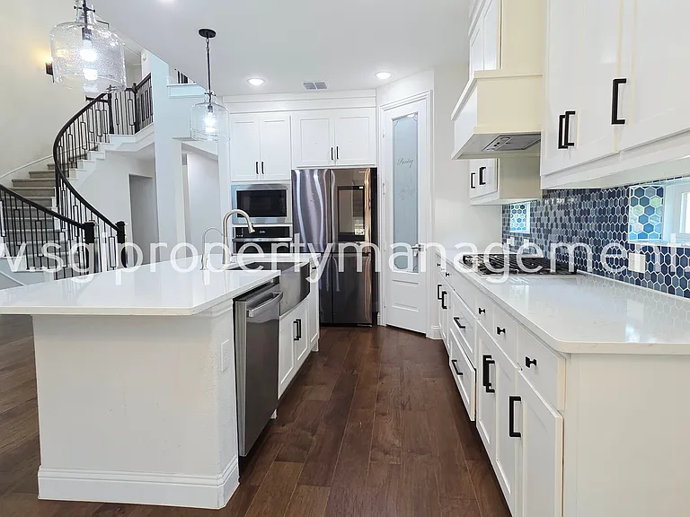 10870 Grayhead Dr — Photo 6