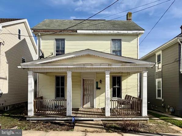 265 Park St, Waynesboro, PA 17268