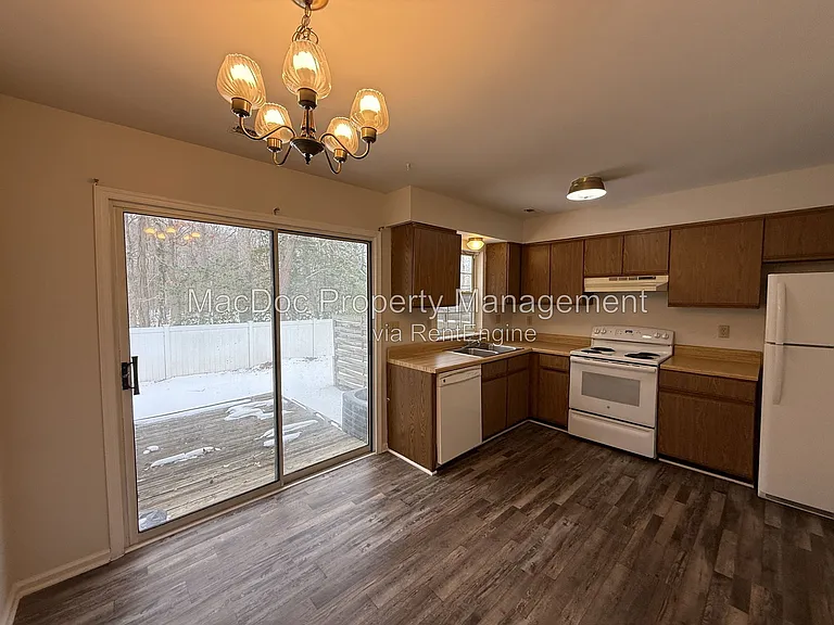 5230 Kings Wood Ln — Photo 8