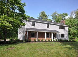 3 Willard Cir, Bedford, MA 01730