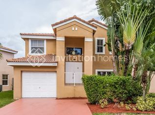 7521 Santa Monica Dr, Pompano Beach, FL 33063