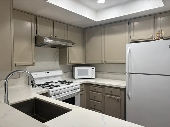 3548 Seahorn Cir, San Diego, CA 92130