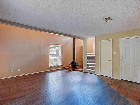 4th image of 3803 Knollwood Dr #B