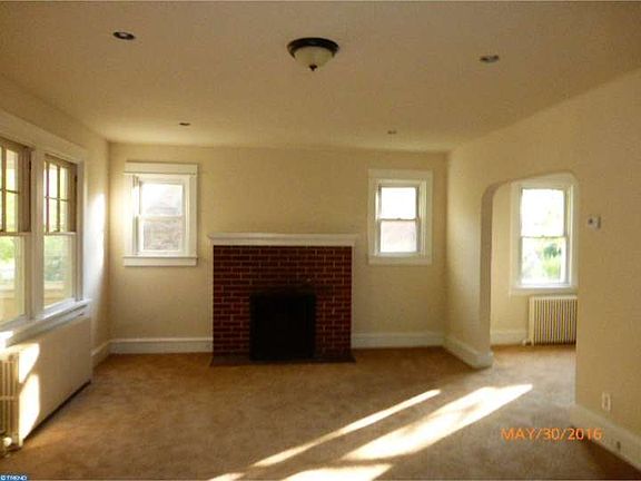 3rd image of 1001 E Newport Pike