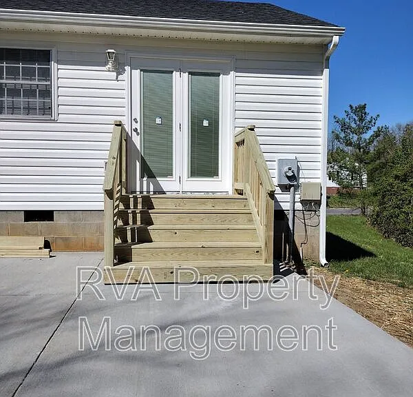 6105 Varina Point Ln — Photo 10