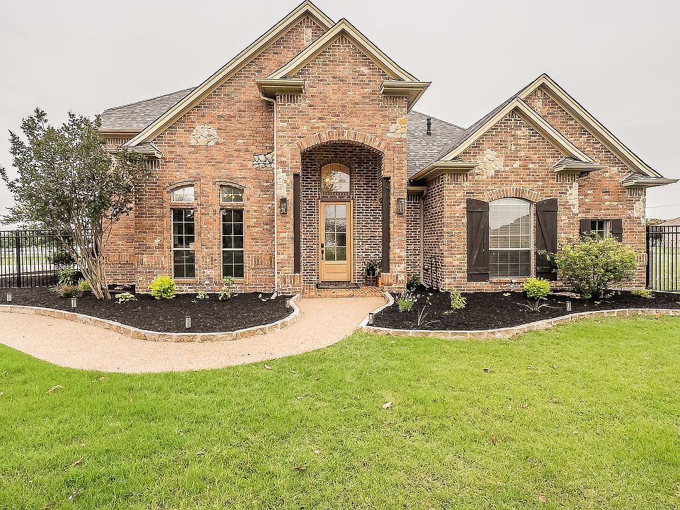 1st image of 905 Morton Hill Ln