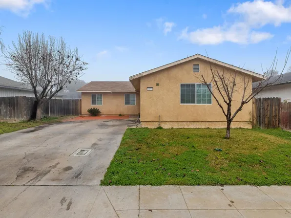 105 W Clark St, Madera, CA 93638