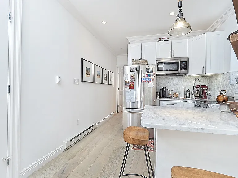 370 Baltic St #2R — Photo 7