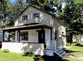 226 Chestnut St, North Syracuse, NY 13212