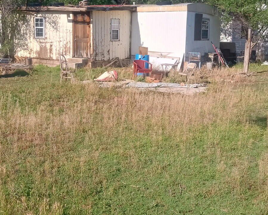 1st image of 815 S 3rd St