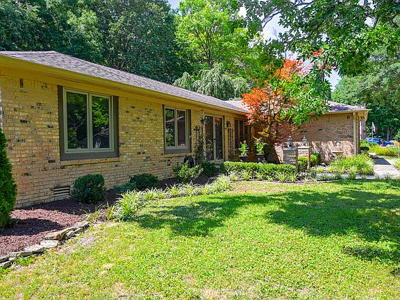 4th image of 534 Greenlee Dr