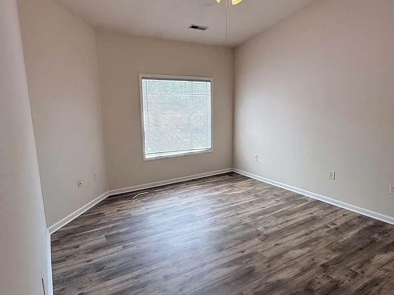 1111 Turtle Creek Rd #E — Photo 6