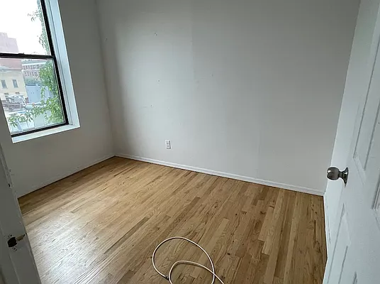 Rented by J PRESTON AND ASSOCIATES INC | media 9